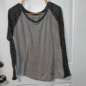 Aeropostale Women's Charcoal and Light Gray Long Sleeve Tee